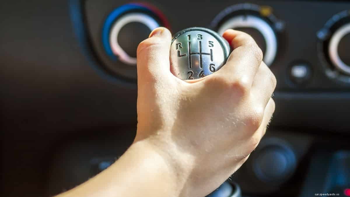 Manual Transmission Jumps Out of Gear – Causes, Adjustment & Repair Cost