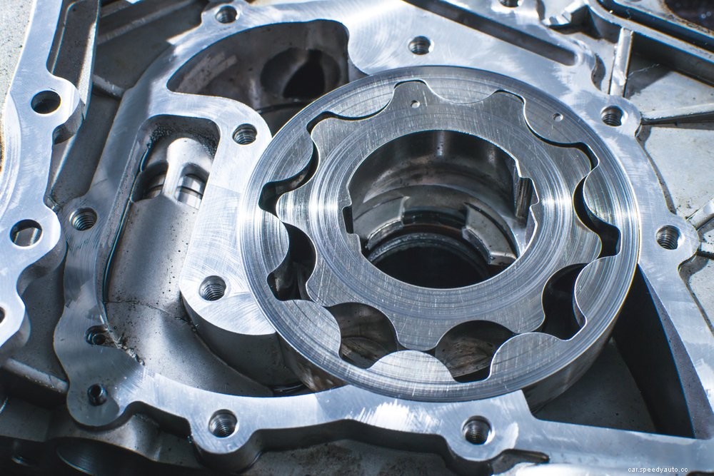 Low Oil Pressure: Symptoms & Causes (& How to Fix it)