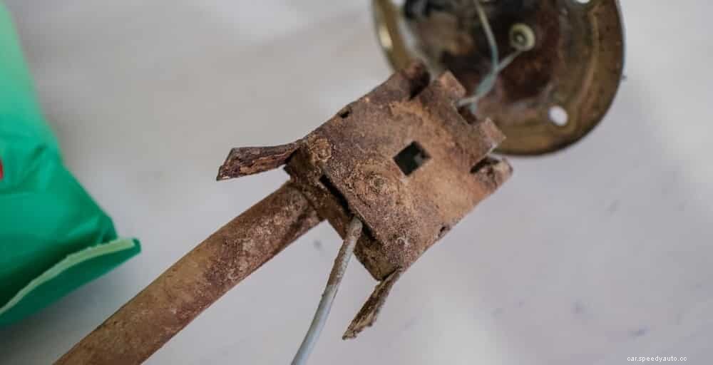 Fuel Gauge Not Working or Is Inaccurate? (How to Fix it)