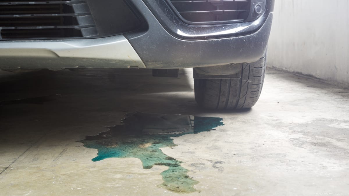 Coolant Leak When Car Is Not Running – Causes & How to Fix it