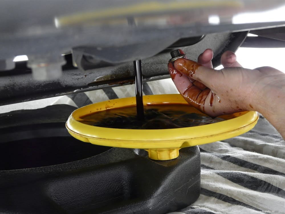How to Change the Oil in Your Car (5 Easy Steps)