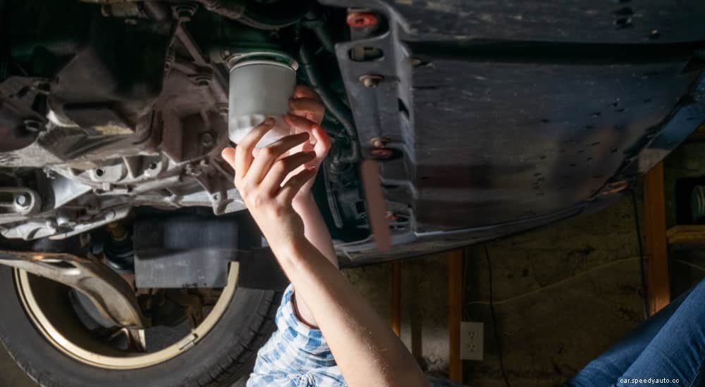 How to Change the Oil in Your Car (5 Easy Steps)