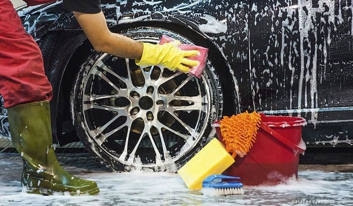 How to Hand Wash Your Car and Guarantee Cleaning Satisfaction
