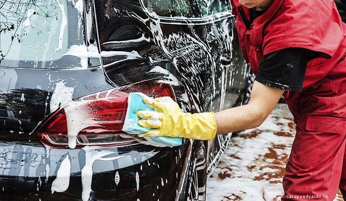 How to Hand Wash Your Car and Guarantee Cleaning Satisfaction