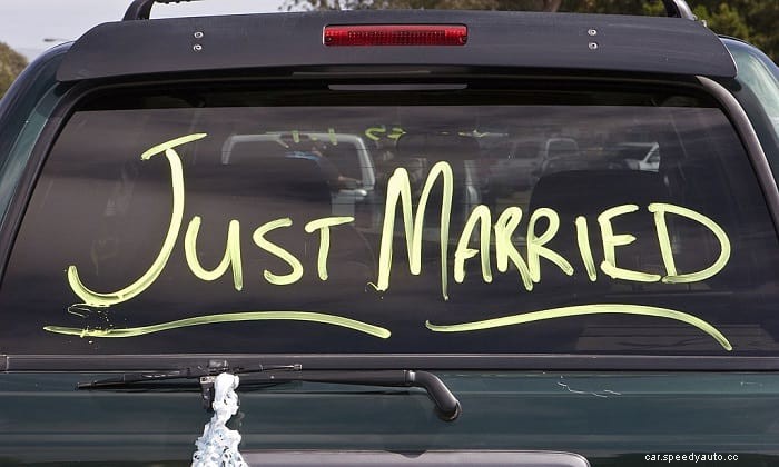 How to Remove Paint From Car Window? 5 Steps to Remember