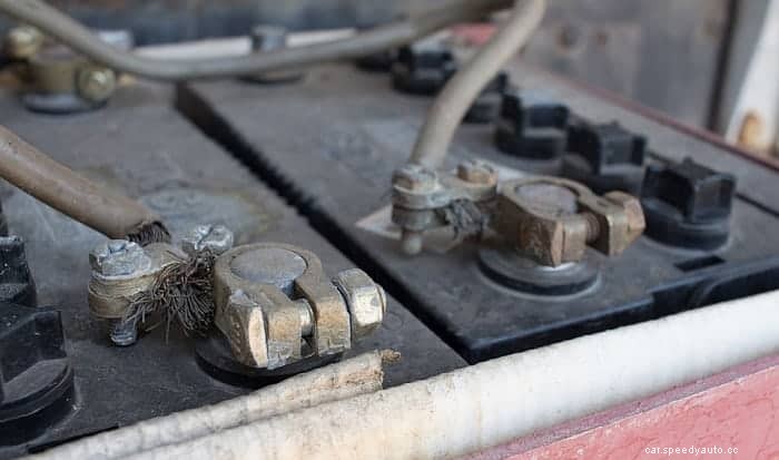 Car Care Instructions: How to Clean Car Battery Terminals with Vinegar