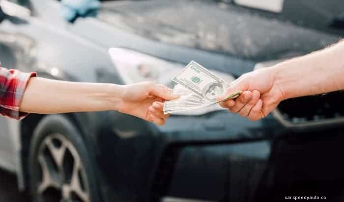 How Much to Tip a Car Wash Attendant and Car Detailer?