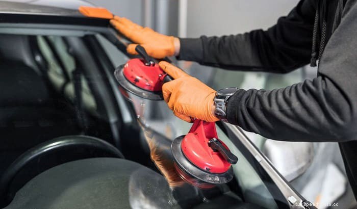 How Long to Leave Tape on After Windshield Replacement?