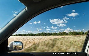 How Long to Leave Tape on After Windshield Replacement?