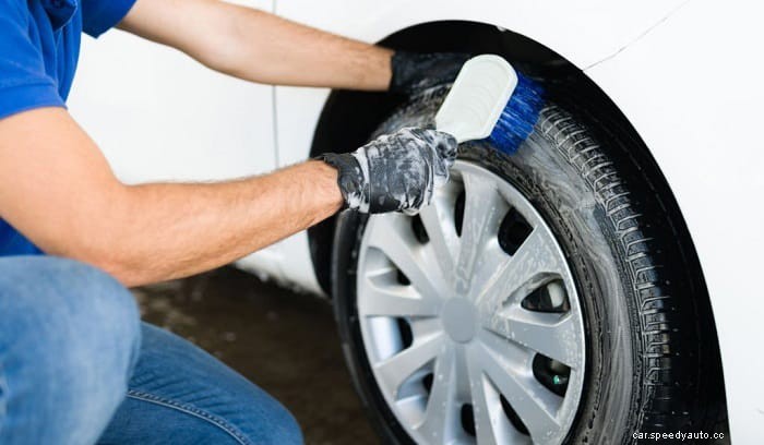 How to Clean Car Tires? Know the Right Way Here!