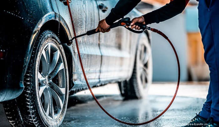 How to Clean Car Tires? Know the Right Way Here!