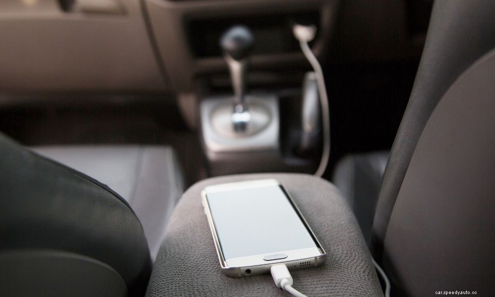 What to Keep in Your Car for Emergencies