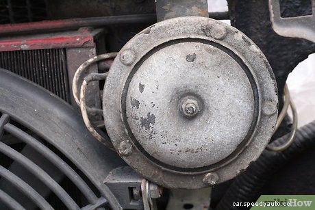 How to Fix a Broken Car Horn