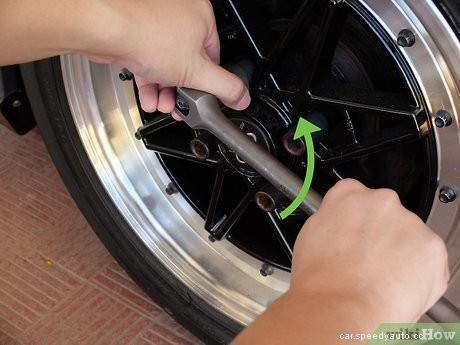How to Remove Locking Lug Nuts
