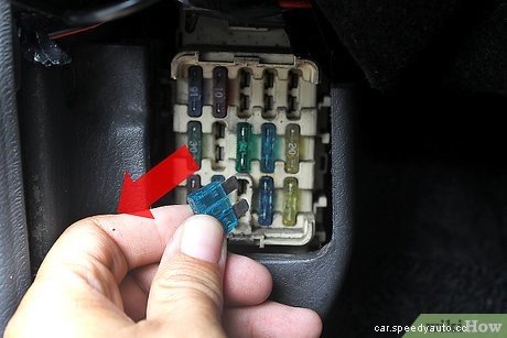 How to Replace an Automotive Fuse