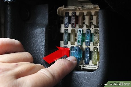 How to Replace an Automotive Fuse