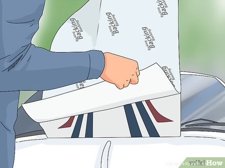 How to Decorate the Exterior of a Car