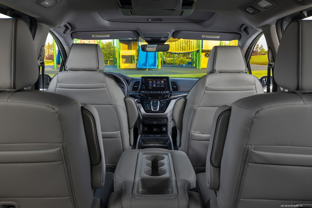 4 Reasons to Buy a 2023 Honda Odyssey, Not a Toyota Sienna