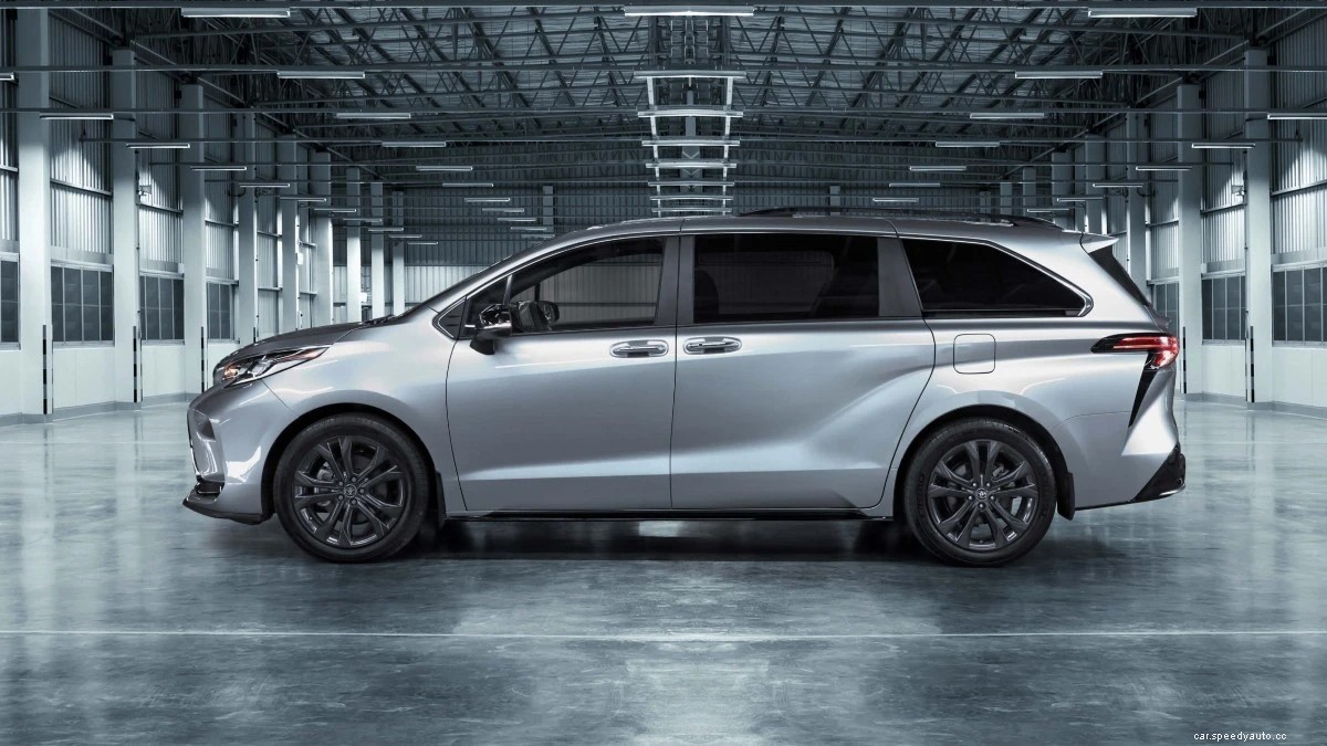 4 Reasons to Buy a 2023 Honda Odyssey, Not a Toyota Sienna
