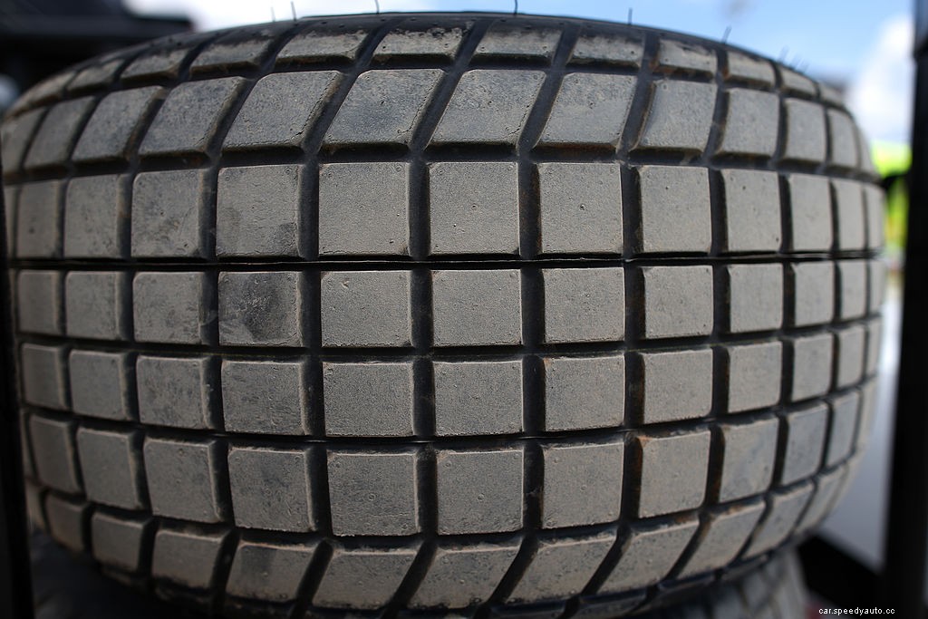 Consumer Reports Says Low-Rolling-Resistance Tires Can Give You Better Gas Mileage