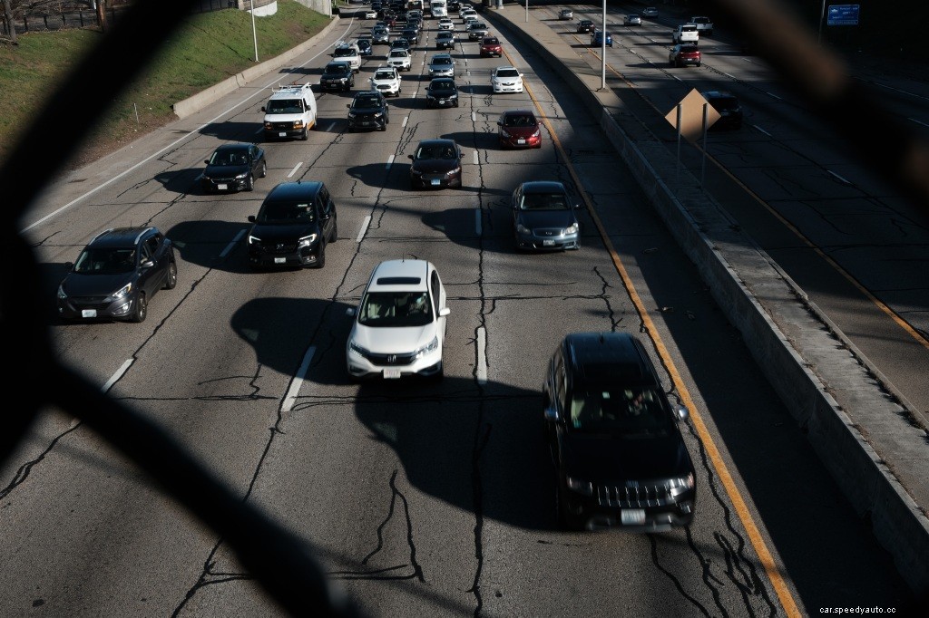 Following Distance: A Safe Driving Tactic Nobody Uses