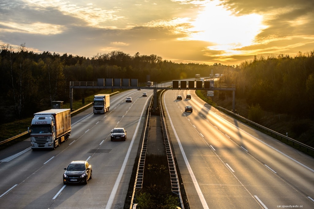 Following Distance: A Safe Driving Tactic Nobody Uses