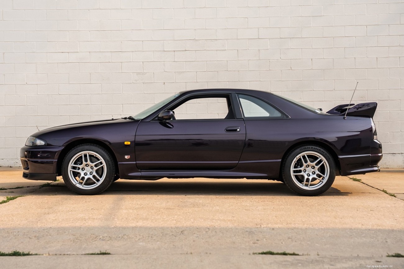Midnight Purple Nissan Skyline GT-R Sells Big At Auction