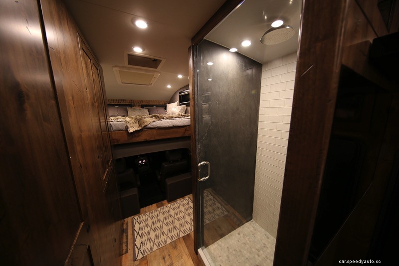 $1.7 Million EarthRoamer HD: Overkill Overlanding Off the Grid