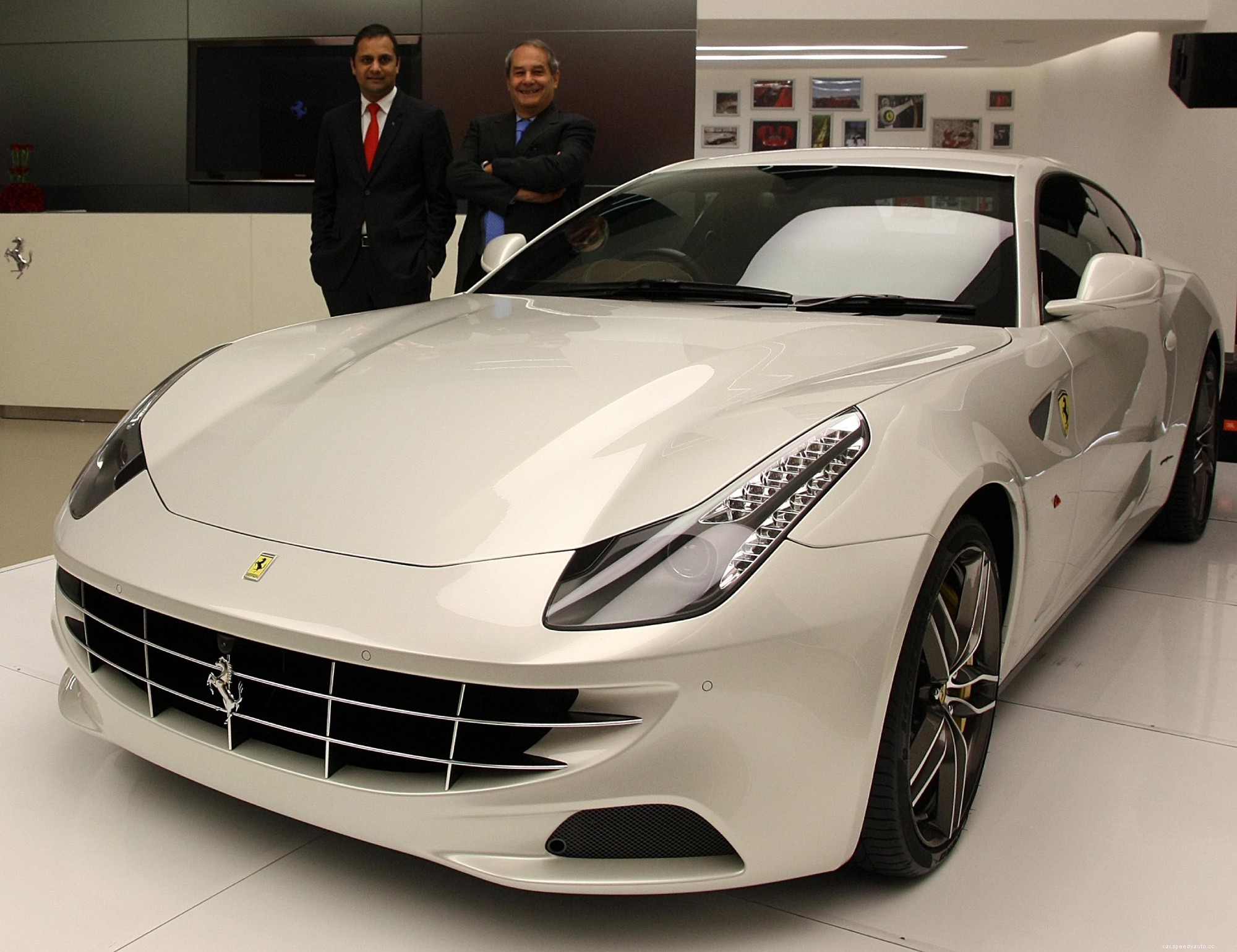 Fatal Ferrari FF Supercar Crash Involving Red Bull Heir Vorayuth “Boss” Yoovidhya