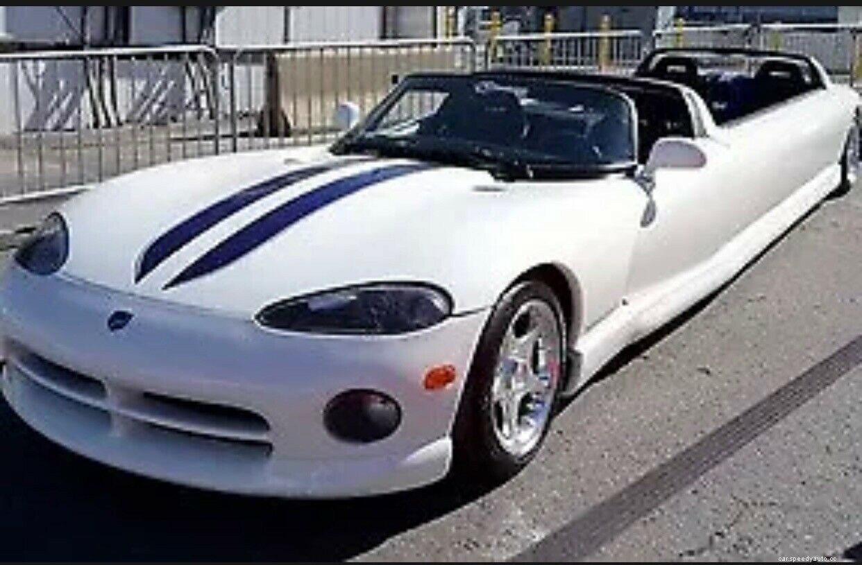 This Dodge Viper Limousine Is Totally Weird