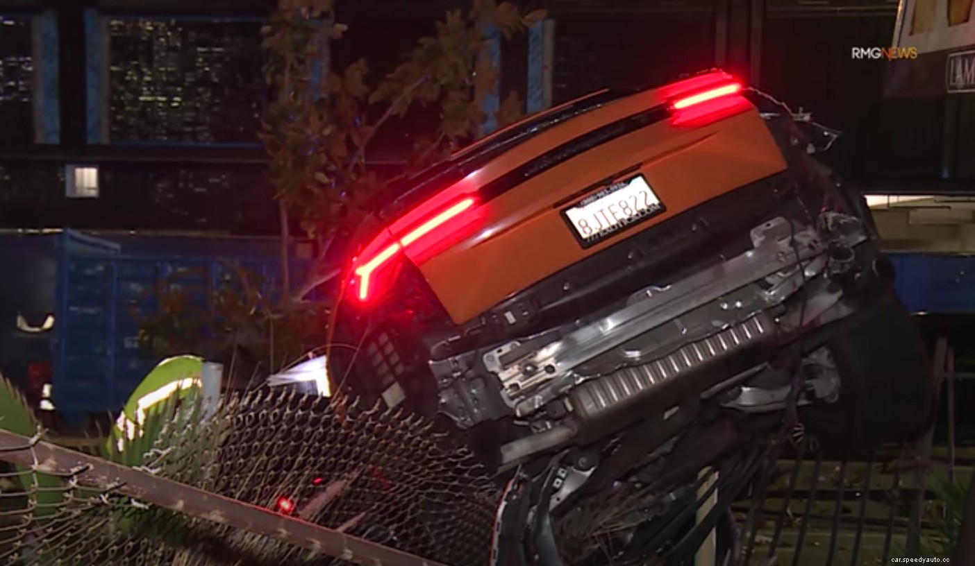 Lamborghini Urus Crashes-Lands in a Tree
