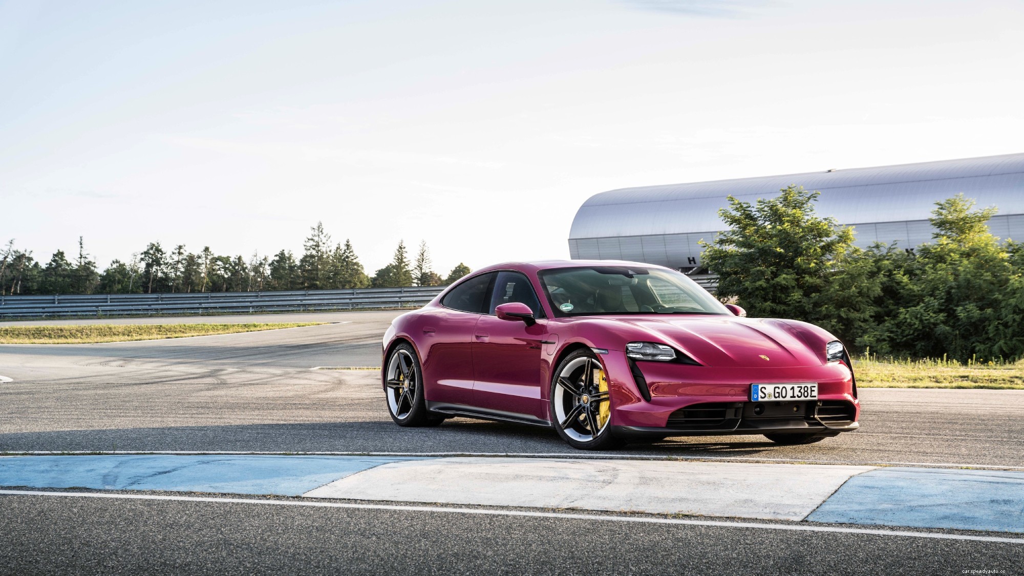 The New 2022 Porsche Taycan Color Is the 90s Trend We Needed