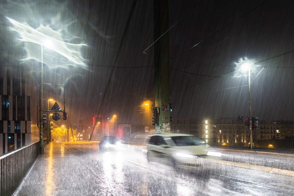 Is It Illegal to Use Your Hazard Lights in the Rain?
