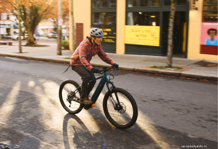 The Diamondback Union 1 Bike Provides a Smooth and Easy Way to Get Around the City