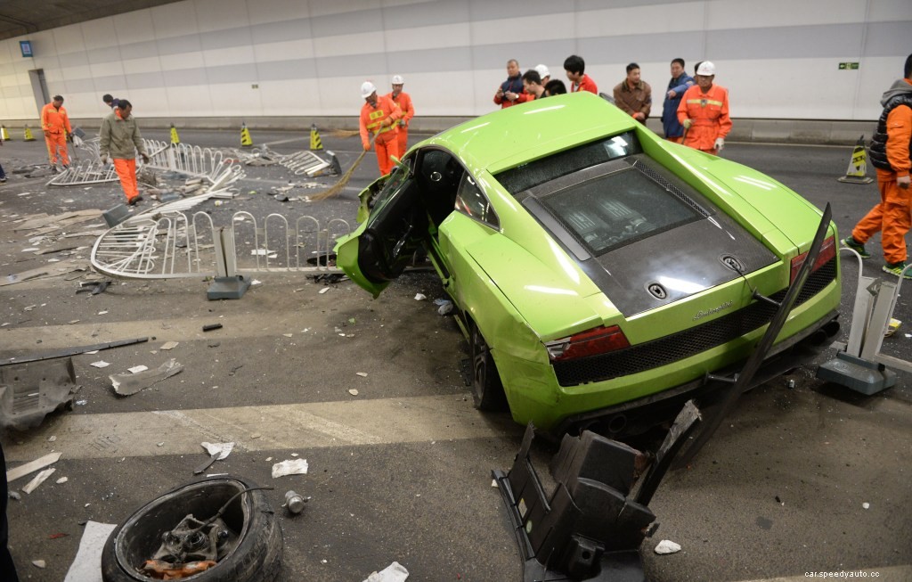 Where to Find Wrecked Supercars Without Needing a Dealer’s License