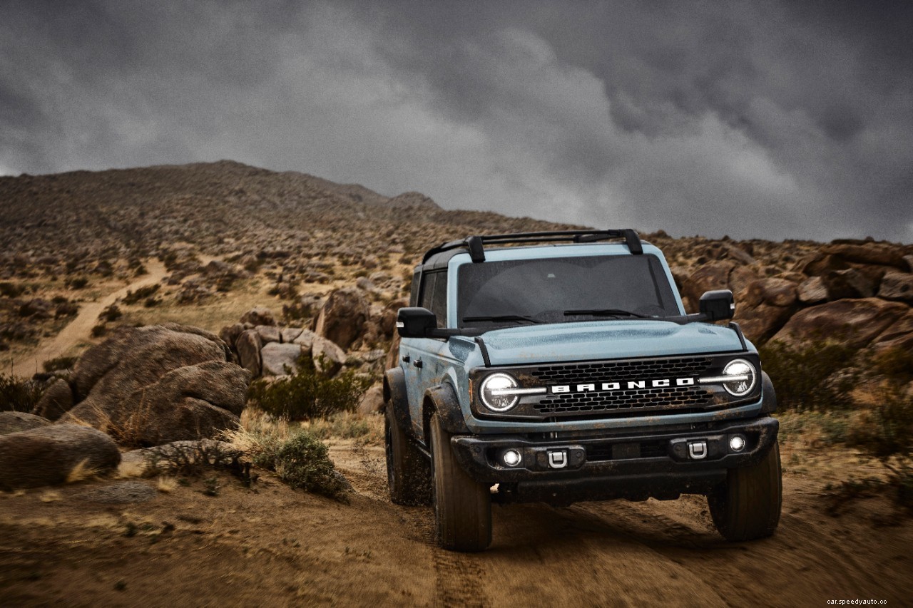 How to Use the 4×4 Traction Systems in the Ford Bronco