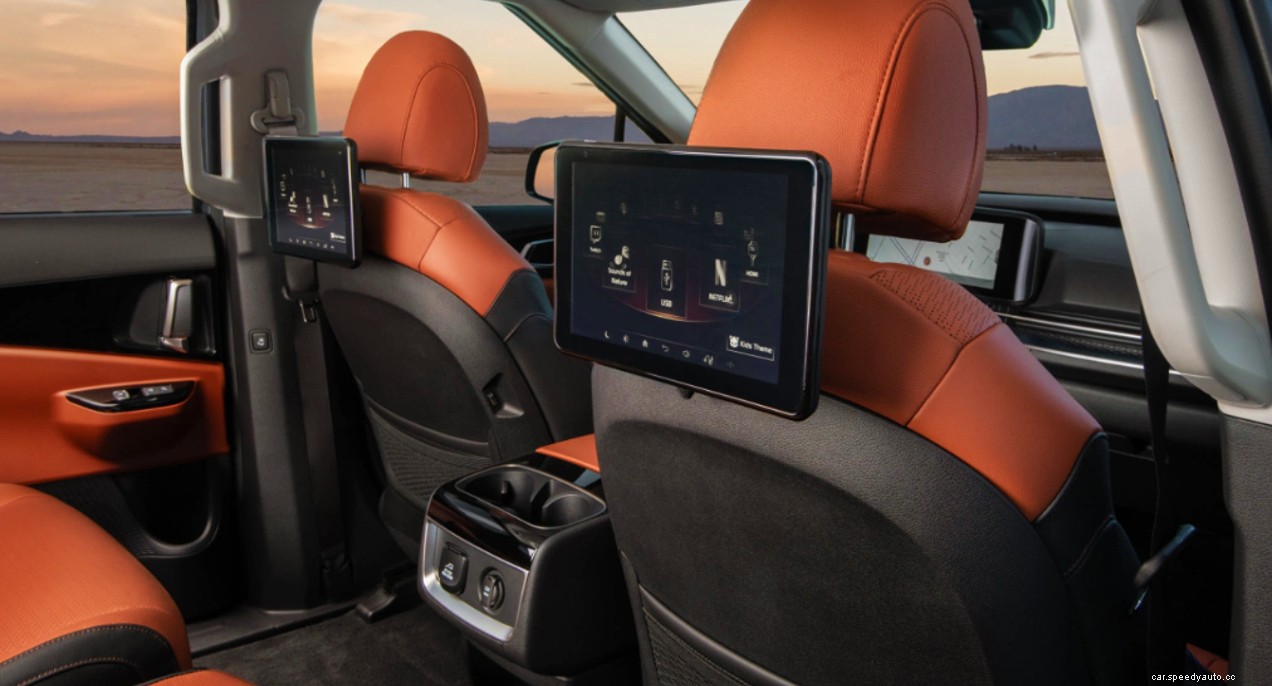 Why the 2022 Kia Carnival Is the Best Road Trip Minivan