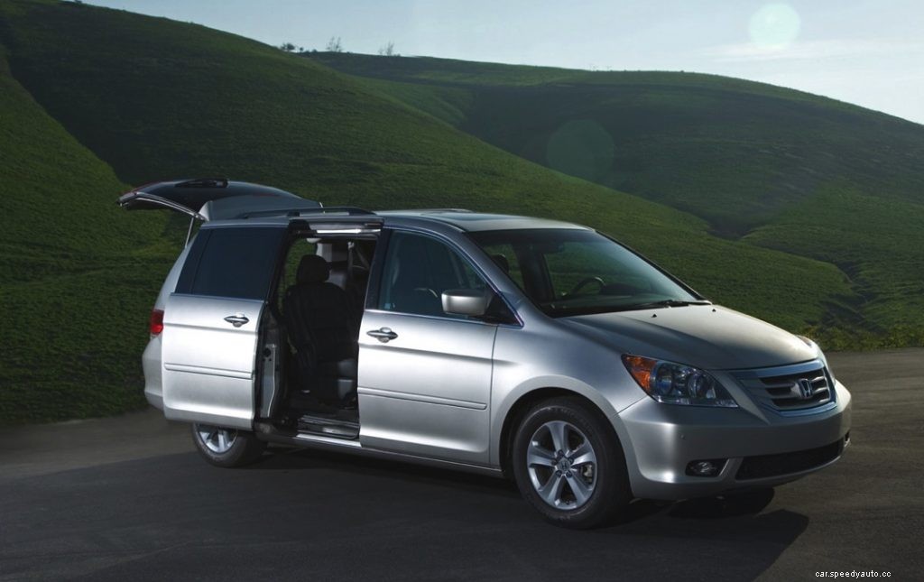 3 Reasons Why Minivans Are Better Than SUVs