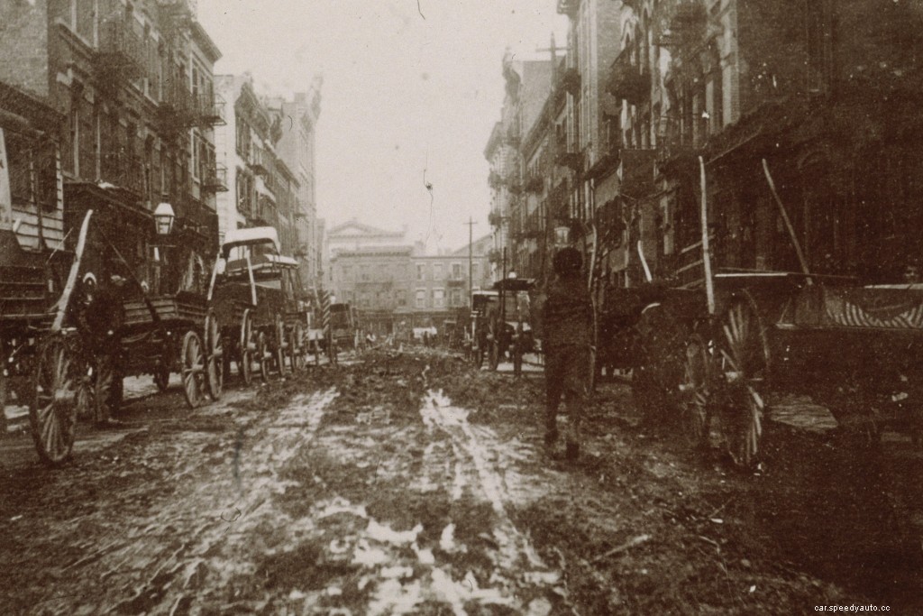 How Does the First Car Accident Death in 1899 Connect to the Tesla AutoPilot Drama?