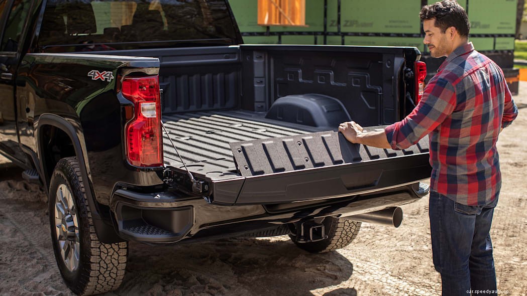 Why  Does 2022 Chevy Silverado Keep Bragging About Its Tailgate?