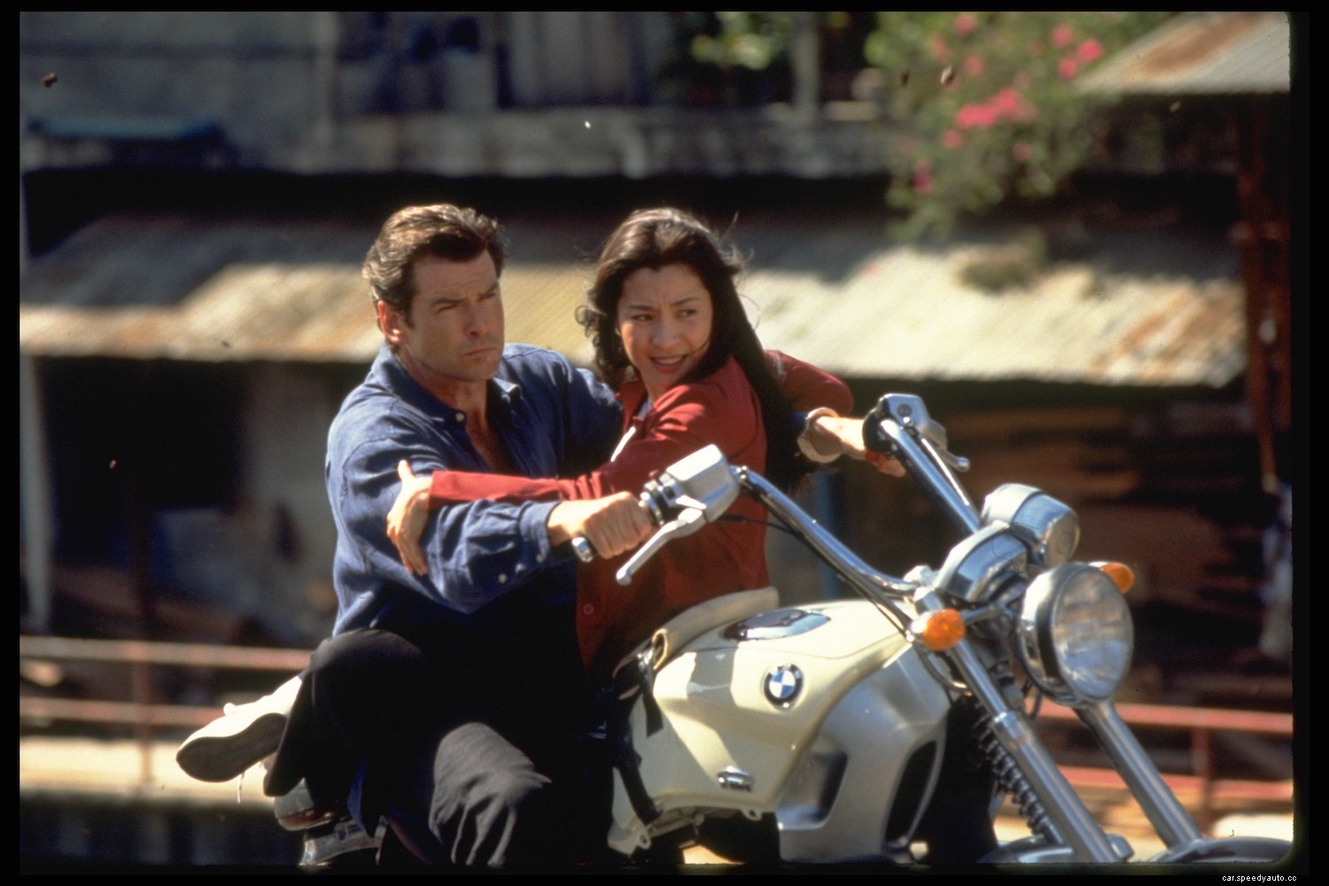 Moto GP Rider Rates James Bond’s ‘Tomorrow Never Dies’ BMW Motorcycle Chase