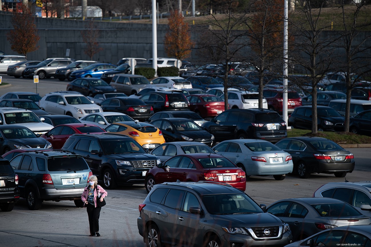 Valet Drivers and Experts Share Their Tips for Parking Your Car