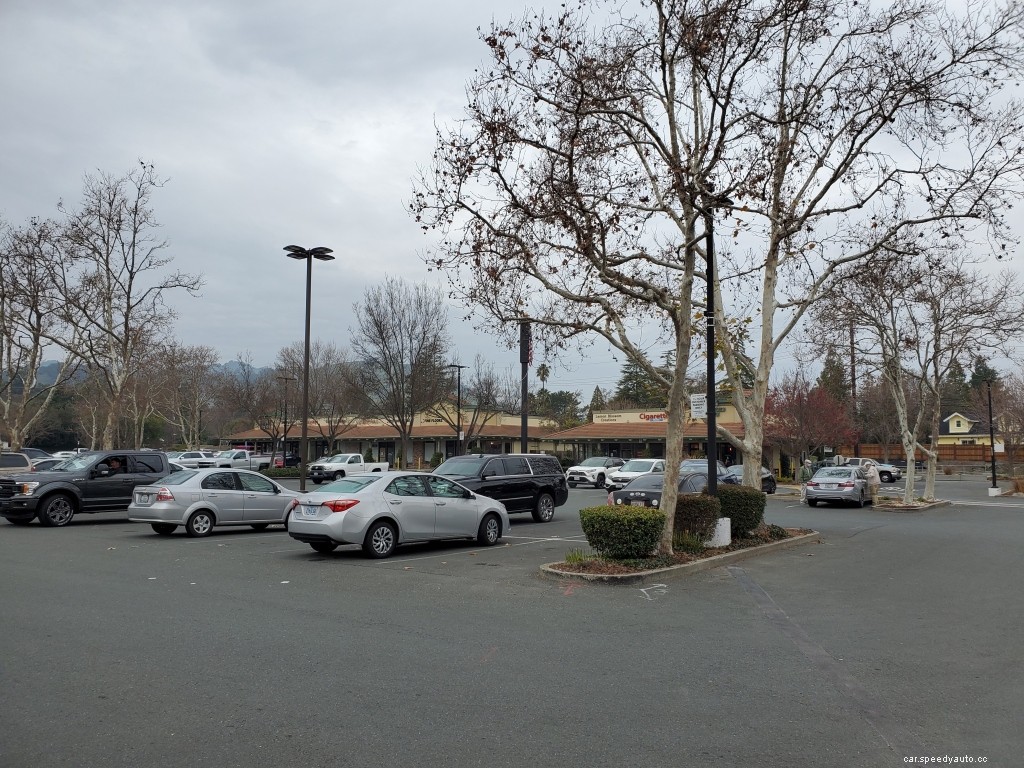 Valet Drivers and Experts Share Their Tips for Parking Your Car