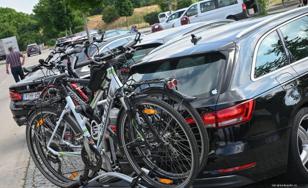 All the Wonderful Things You Can Do With Your Trailer Hitch (Other Than Towing)