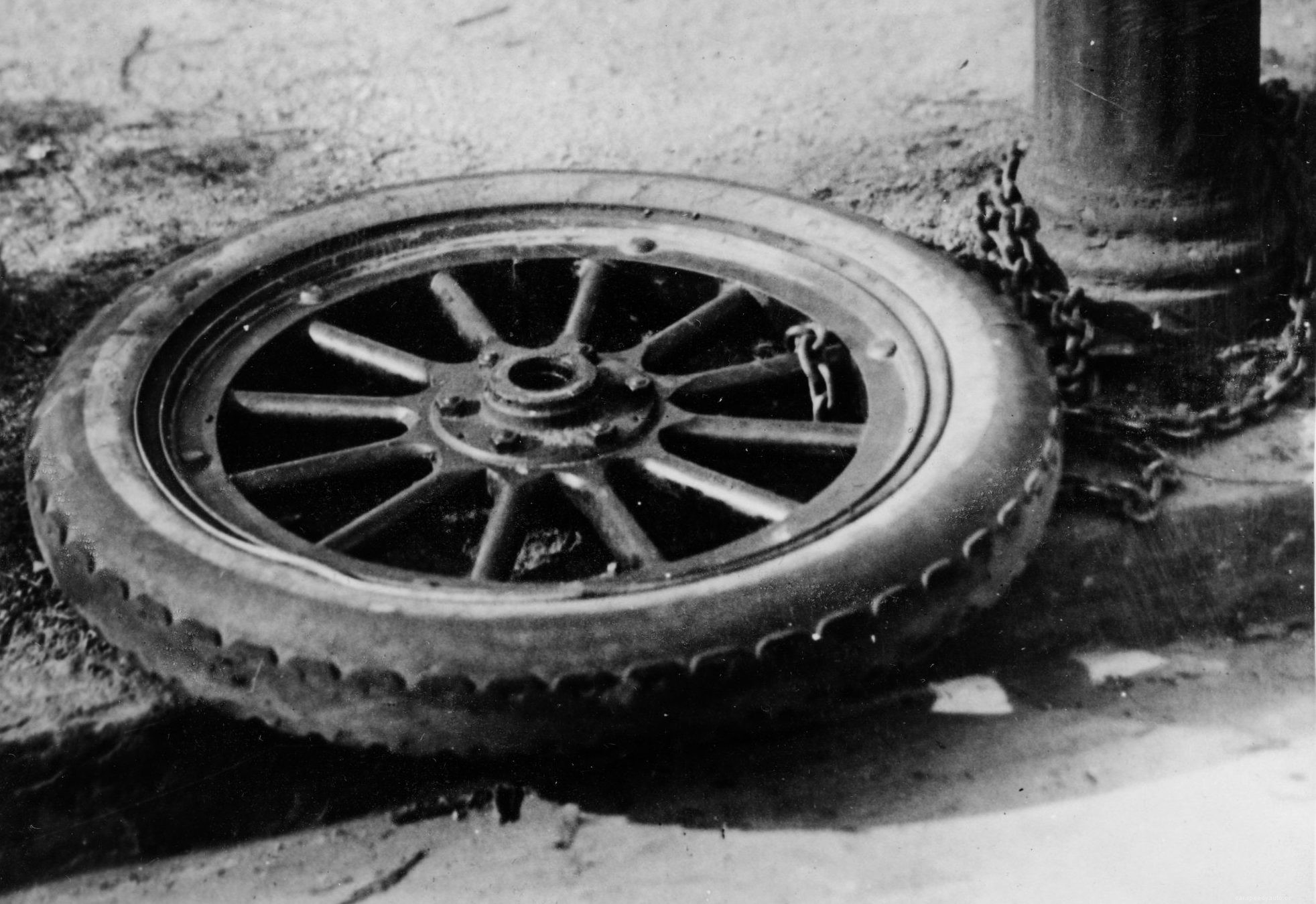 If You’re Driving With a Donut Spare Tire, You’re Probably Using It Wrong