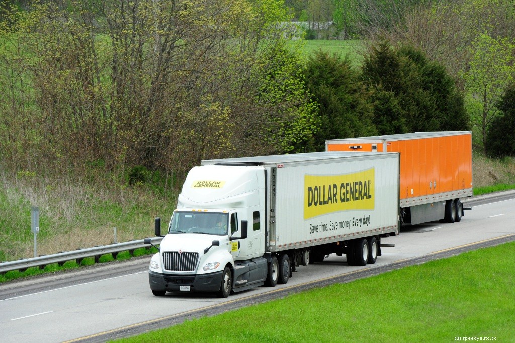 Don’t Annoy Semi-Truck Drivers: Follow These Safe Driving Practices