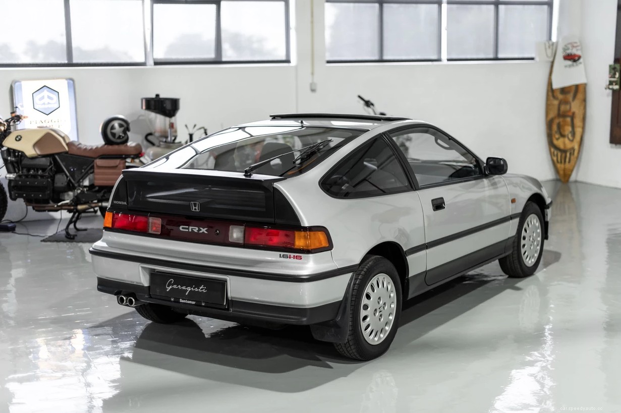 This Pristine 1990 Honda CR-X Has Fewer Miles Than a Brand New Car