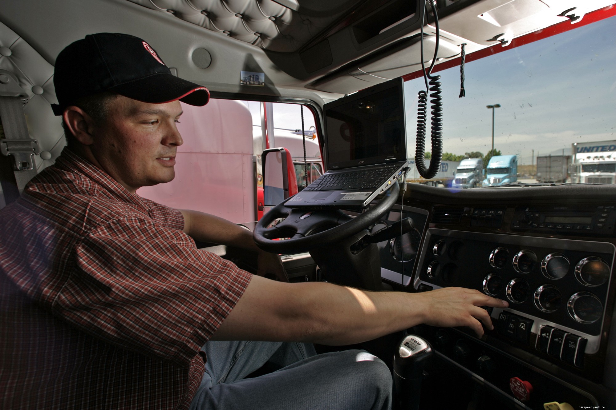 Do Semi-Trucks Have Cruise Control?