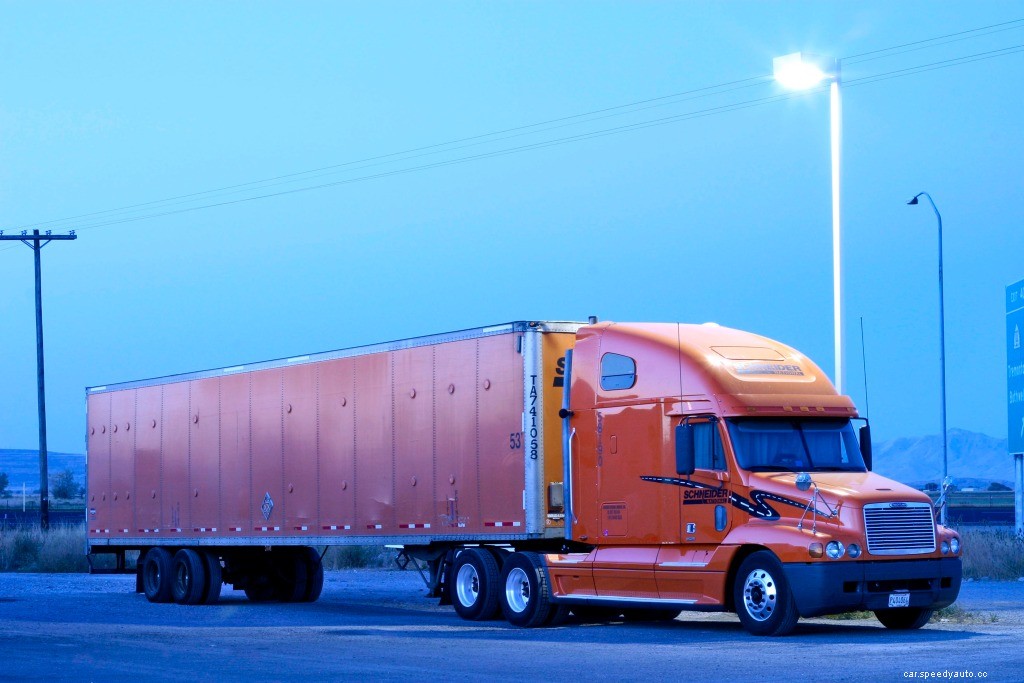 Do Semi-Trucks Have Cruise Control?