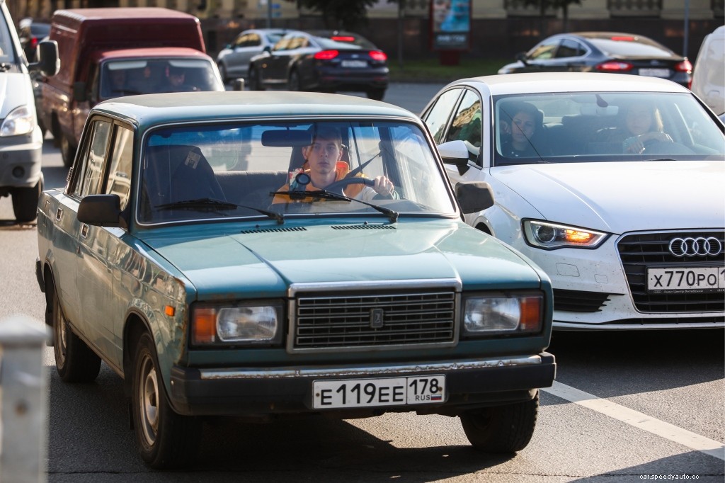 The Infamously Terrible Lada Riva Is Also One of The Best-Selling Cars of All Time